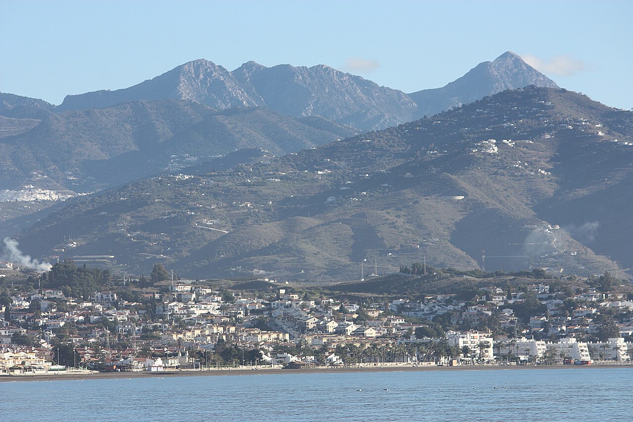 Torre del Mar, view from the beach to the mountains and to Algarrobo