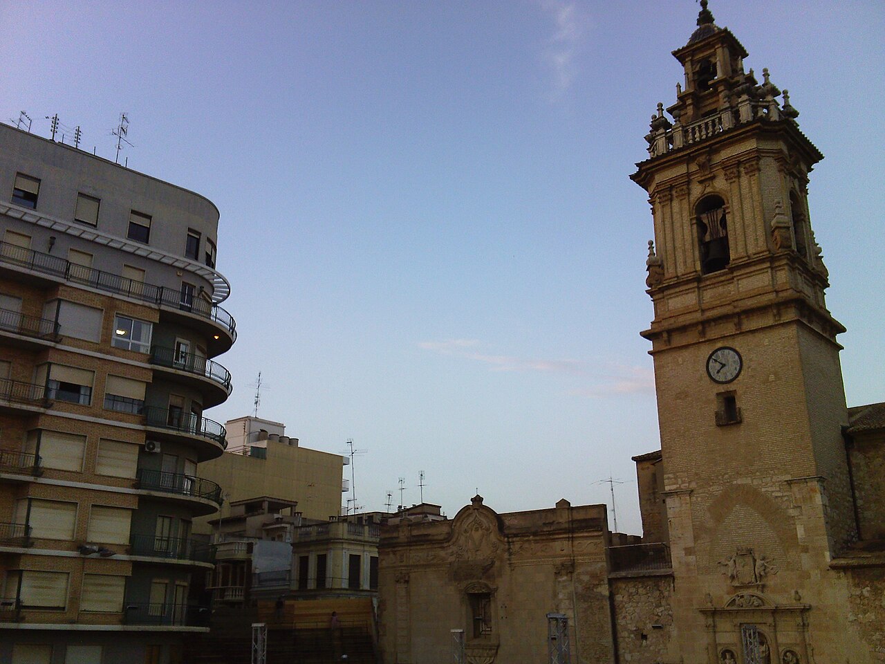 Skyline de la Plaza Mayor de Algemesí.