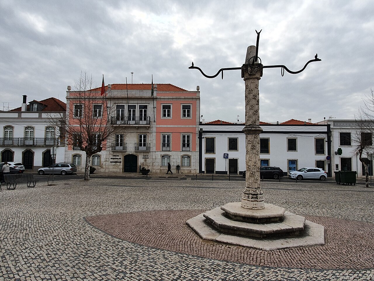 Pelourinho da Azambuja, na Praça do Município