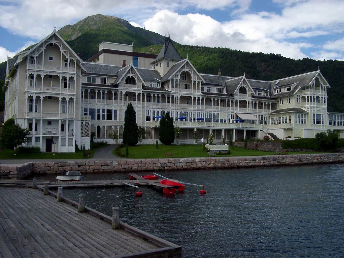 Photo of Balestrand