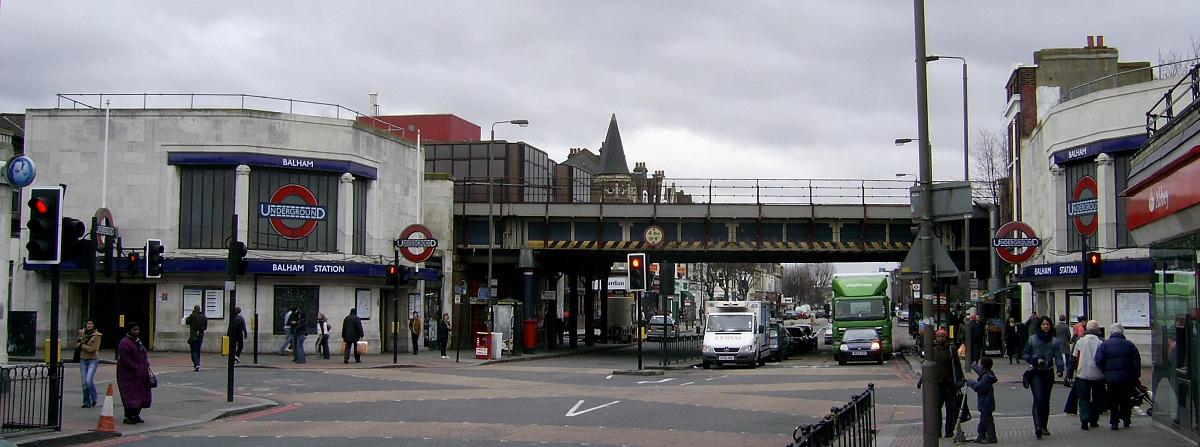 Exterior of en:Balham tube station