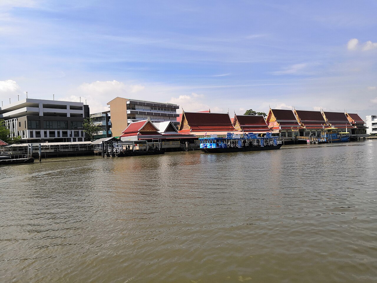 ท่าเรือวัดบางนานอกสำหรับข้ามฟากไปตลาดน้ำบางน้ำผึ้ง