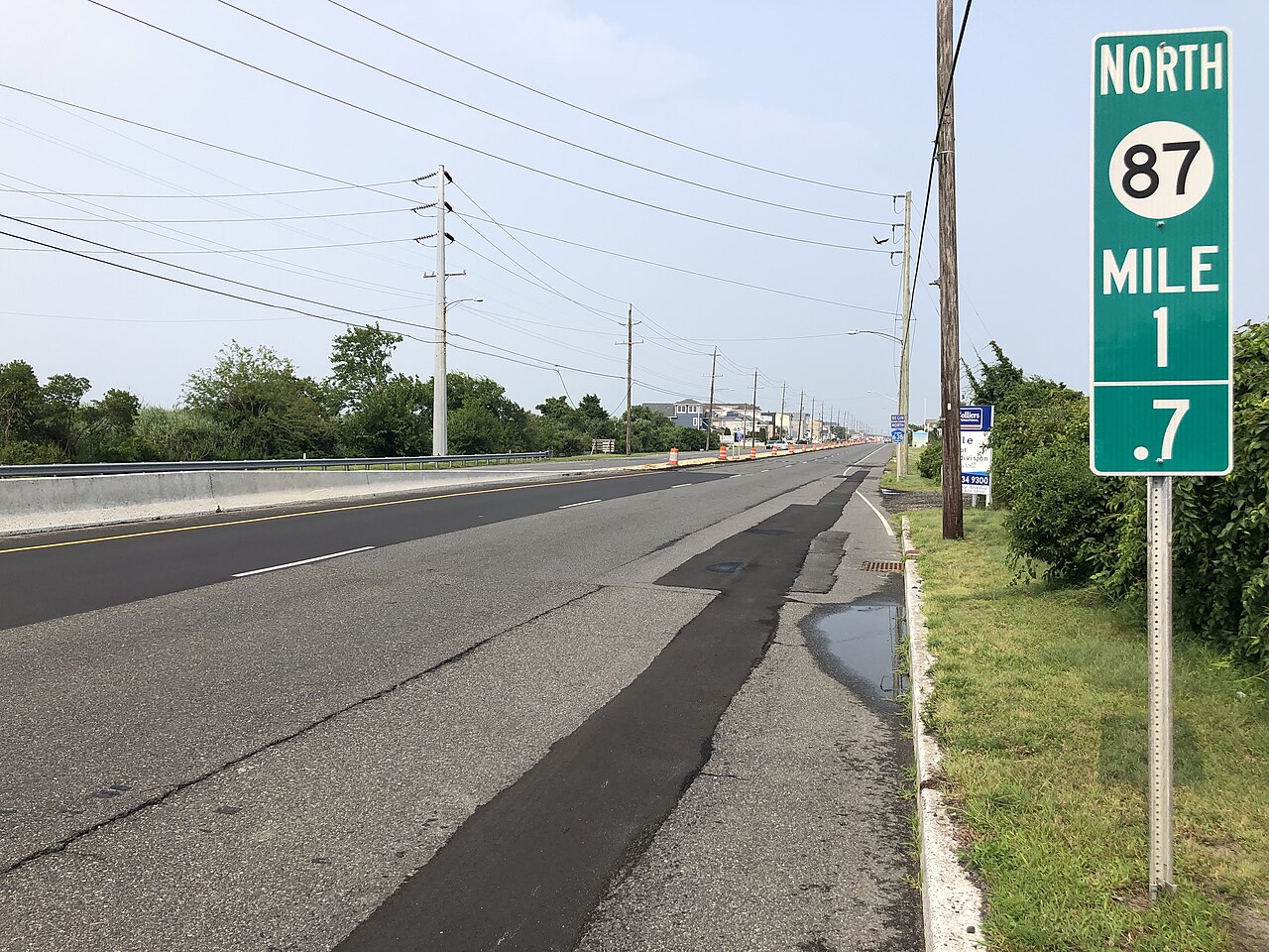 View north at the north end of New Jersey State Route 87 (Brigantine Boulevard) and the south end of Atlantic County Route 638 (Brigantine Avenue) on the border of Atlantic City and Brigantine in Atlantic County, New Jersey