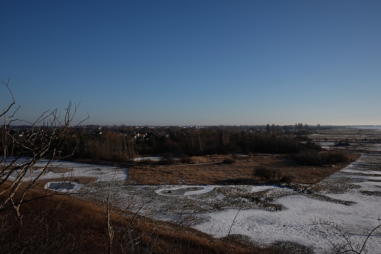 View of Öresund, Bunkeflo strandängar and Bunkeflostand from Lernacken, February 2021.