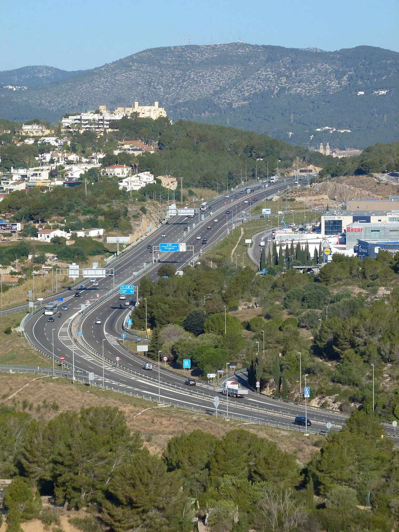 Photo of C-32 (Licenciado Francisco Trujillo Gurría)