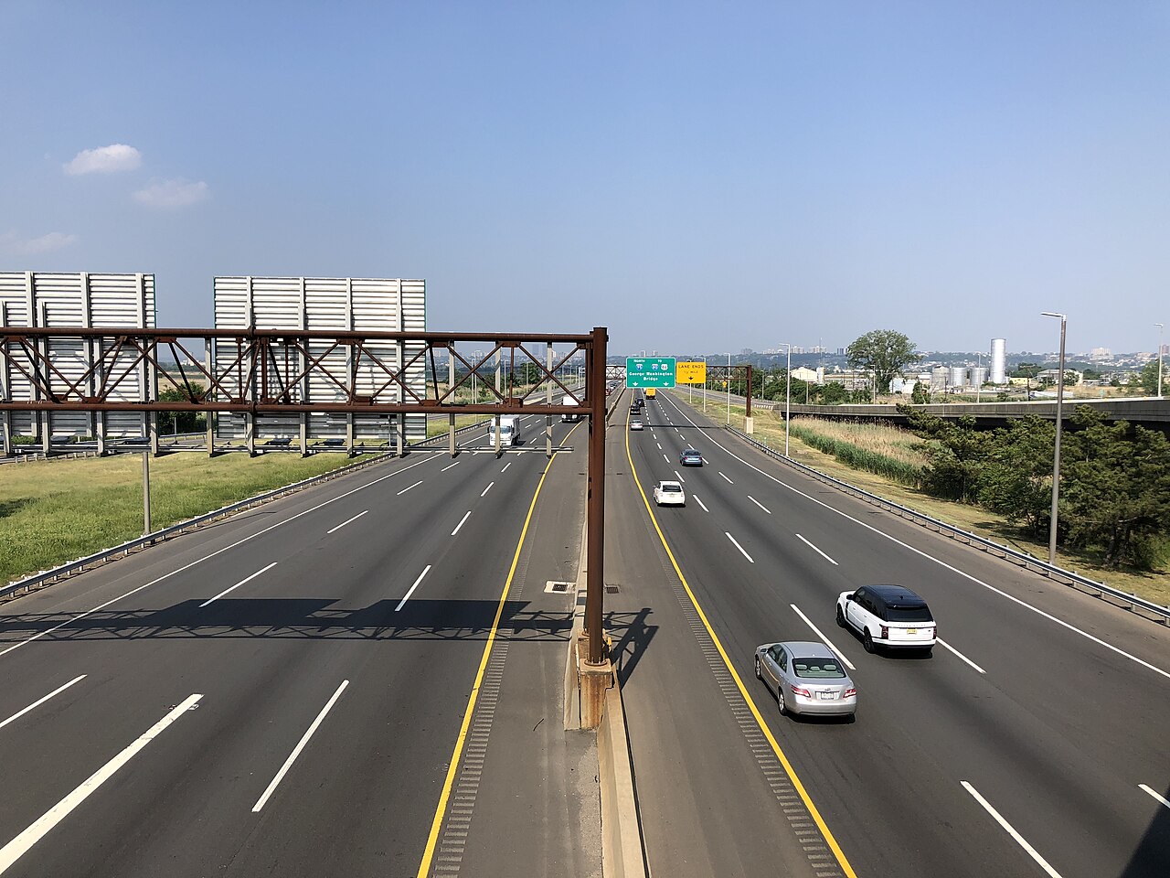 View north along Interstate 95W (New Jersey Turnpike Western Spur) from the overpass for the ramp from the Meadowlands Sports Complex in Carlstadt, Bergen County, New Jersey