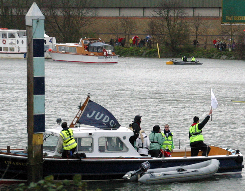2008 Finish seen from Chiswick Bridge. en:Category:Images of the Boat Race