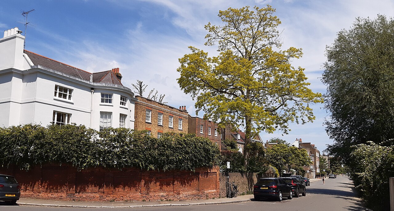 Corner of Church Street, looking east along Chiswick Mall