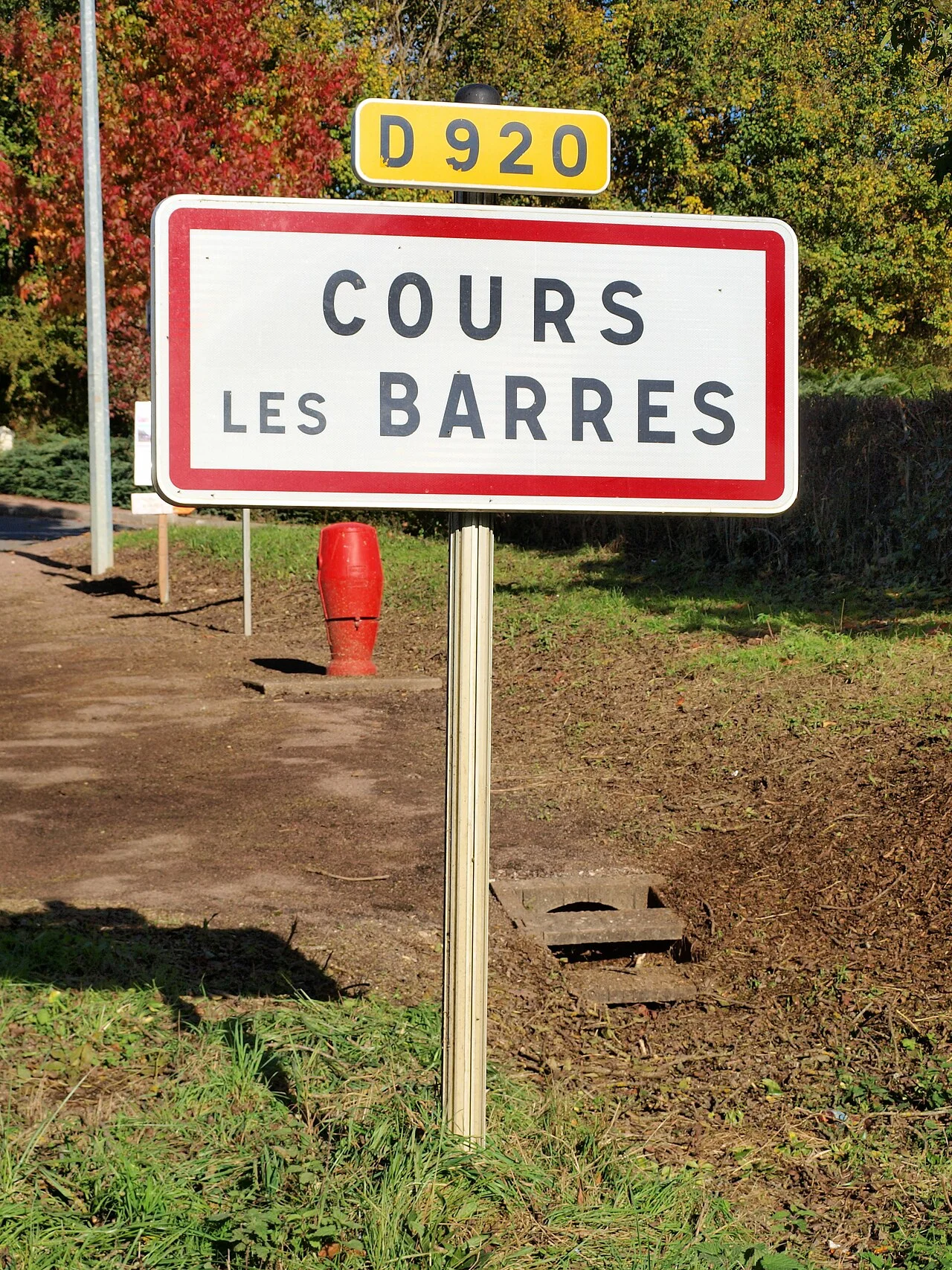 Photo of Cours-les-Barres