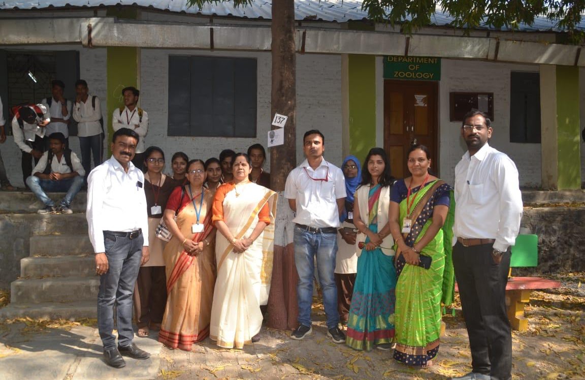Inauguration of Talking Tree app by Guest at Campus of J. D. Patil Sangludkar Mahavidyalaya, Daryapur. 
Guest - Dr. Sangawar Madam with Dr. Kolkhede, Dr. Sarang Dhote(Inventor of Talking Tree app), Mr. RAhul Swarkar, Mr. Anil Somwanshi, Dr. P. Diwan &amp; Ms, Rakhii Bghwat