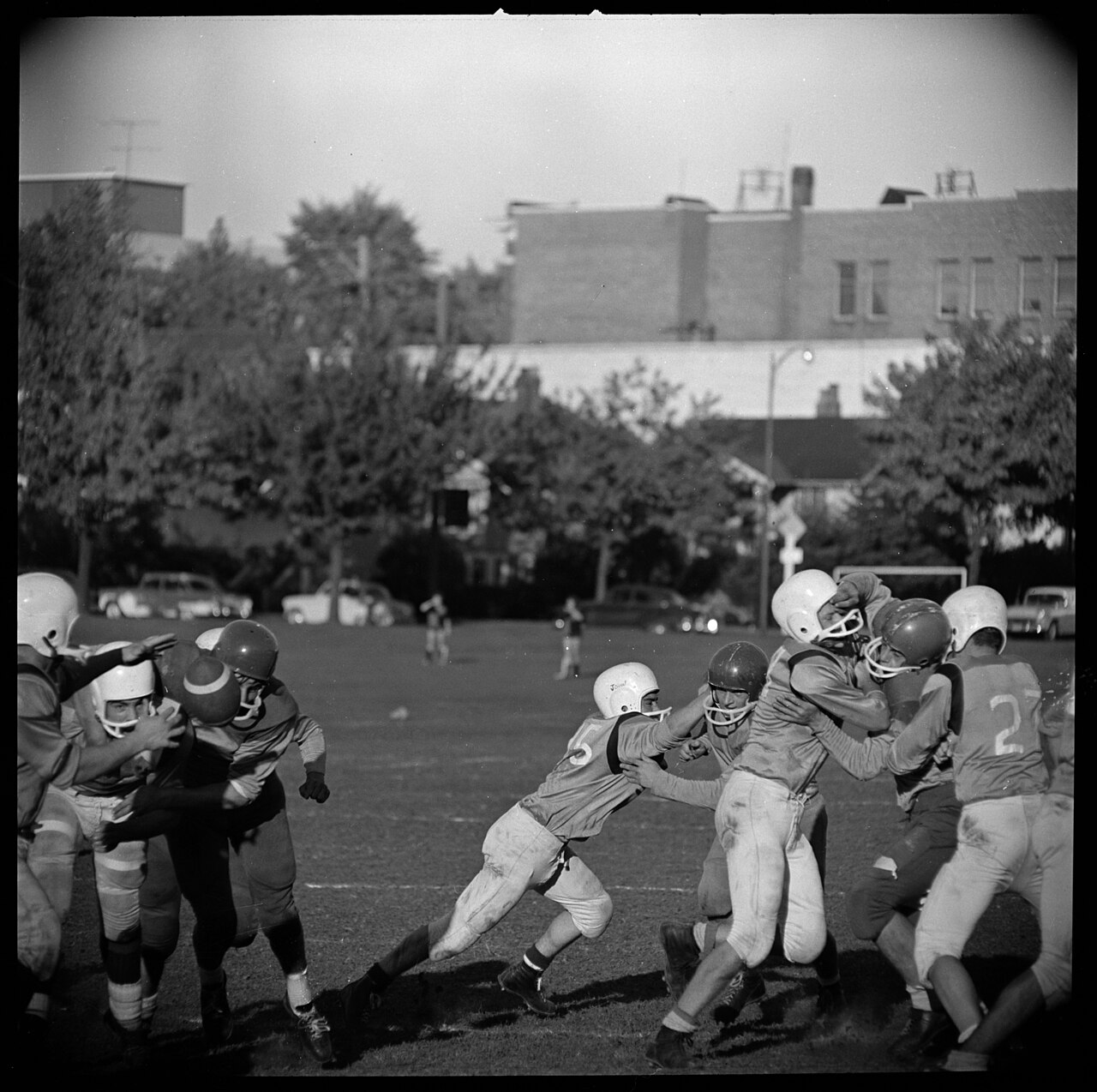 Kits versus Delbrook football game
VPL Accession Number: 43951
Date: September 1960
Photographer/Studio: Province Newspaper
Topic: Football
Football players
Sports
Location: British Columbia - Vancouver

More information on our historical photograph collection: www.vpl.ca/historicalphotos