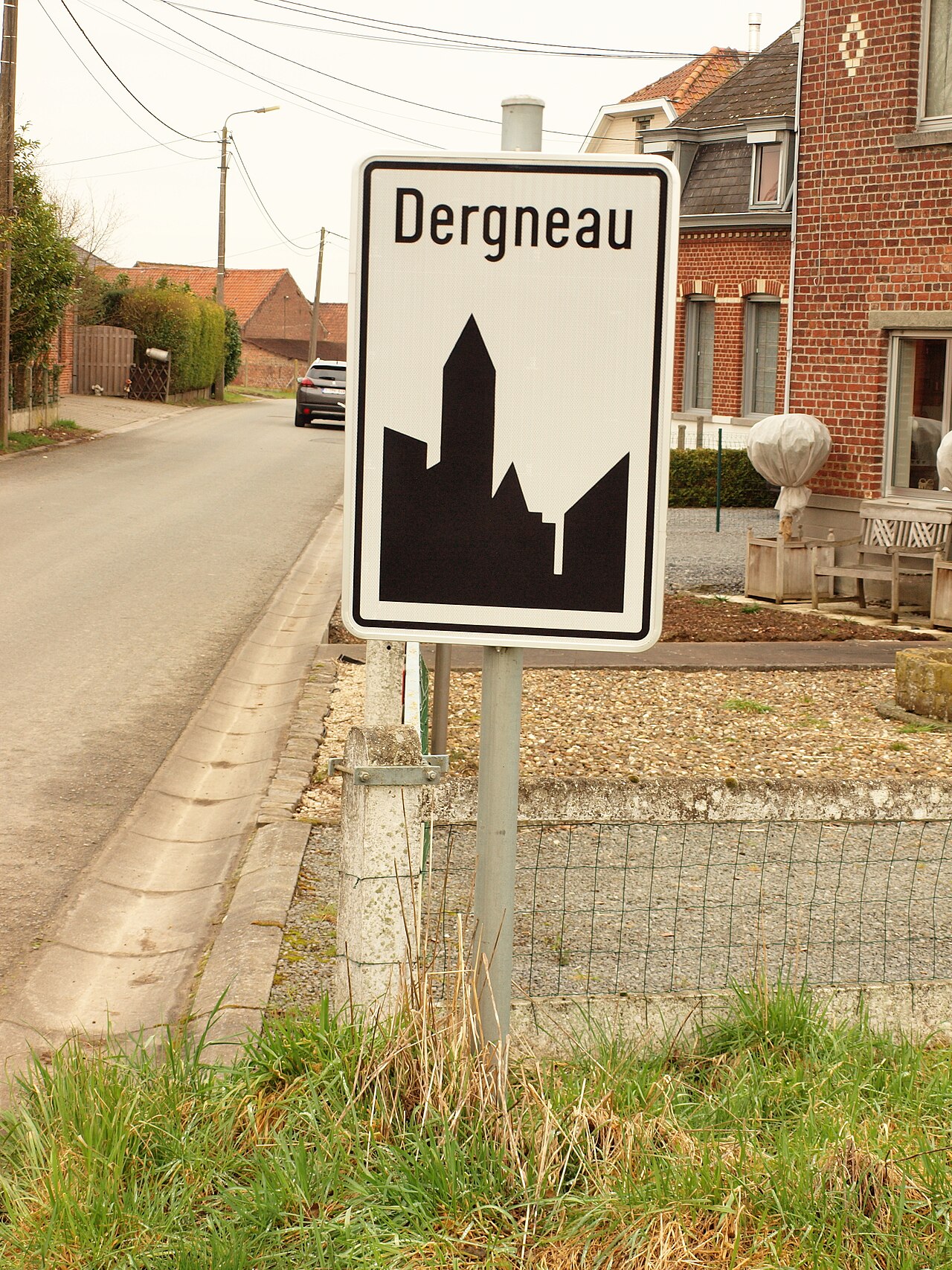 Dergneau (Frasnes-lez-Anvaing, Wallonie, Belgique) ; panneau d'agglomération.