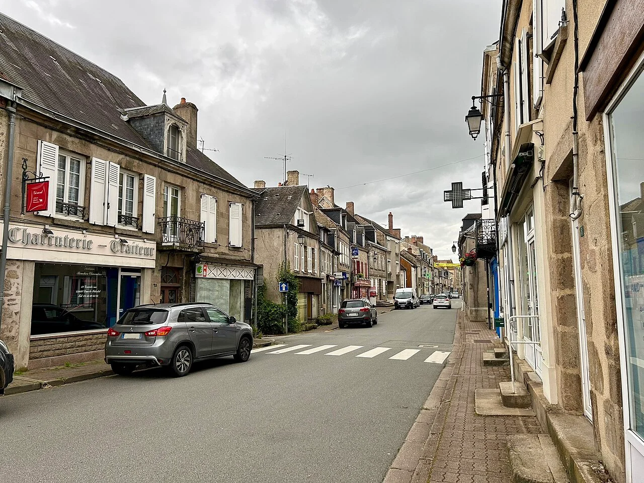 Photo of Dun-le-Palestel