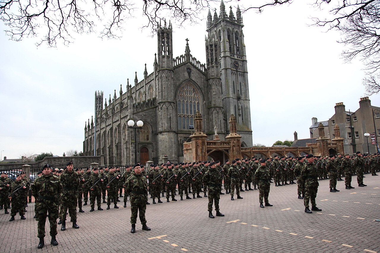 Parade in Dundalk for troops bound for Chad