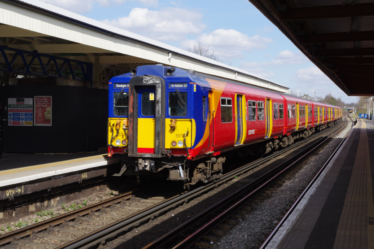 Earlsfield Station