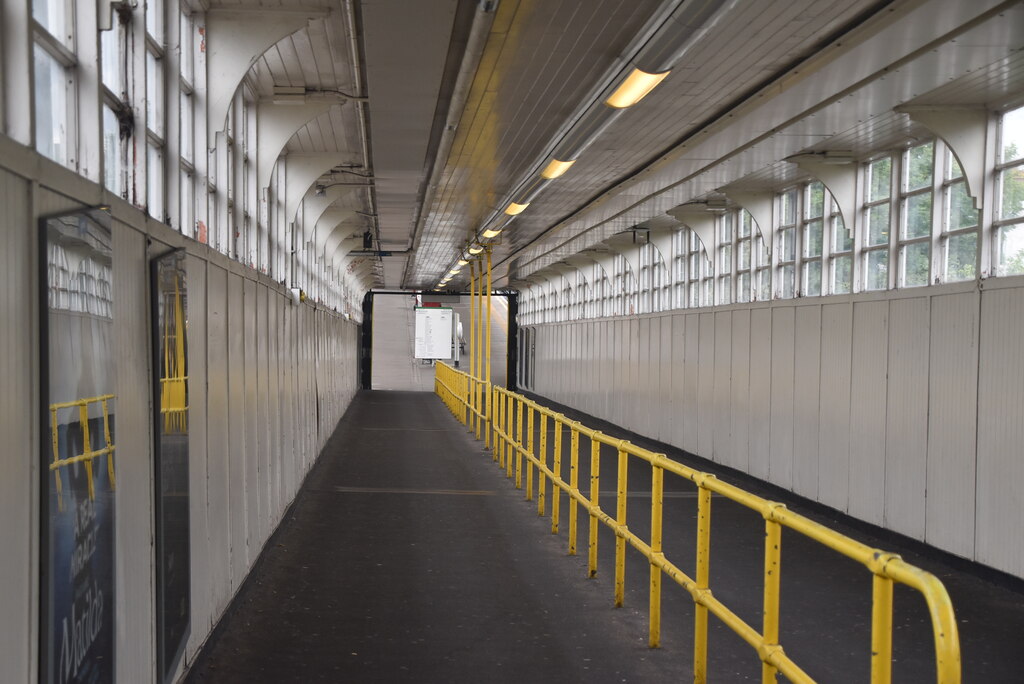 Elm Park Station