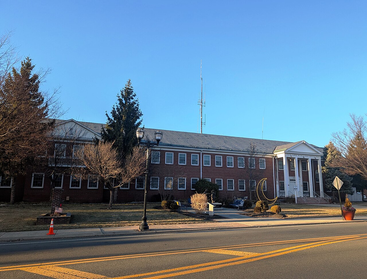 Photo of the Fair Lawn, New Jersey Municipal Building. Photo taken from County Route 76 (Fair Lawn Avenue) looking north.