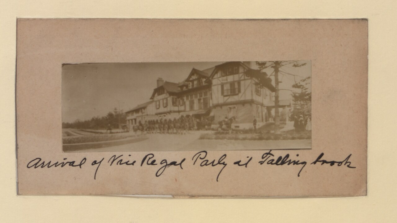 Arrival of vice-regal party at Fallingbrook.