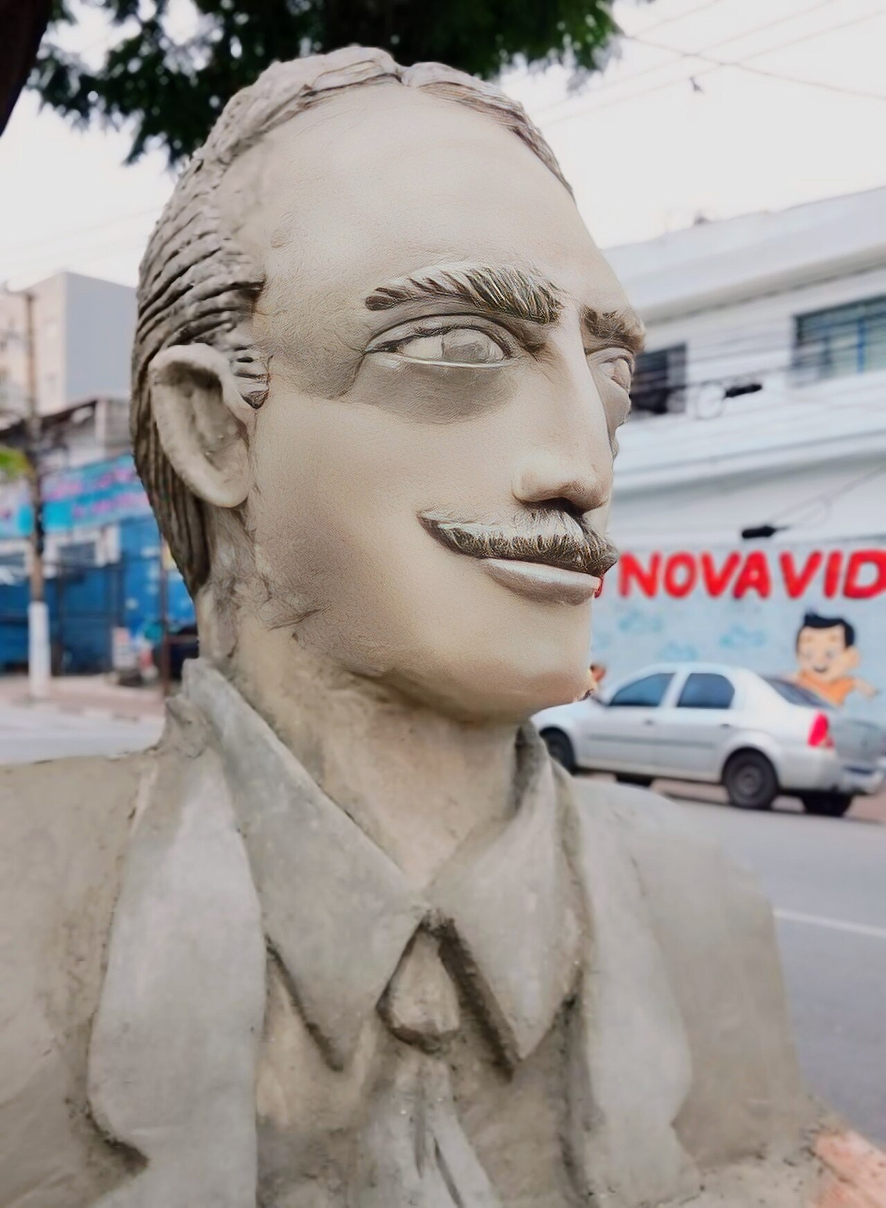 Monumento em homenagem ao centenário da morte do engenheiro José Ferraz de Vasconcelos, inaugurado em Outubro de 2024. Fica localizado no Parque São Francisco em Ferraz de Vasconcelos/SP.