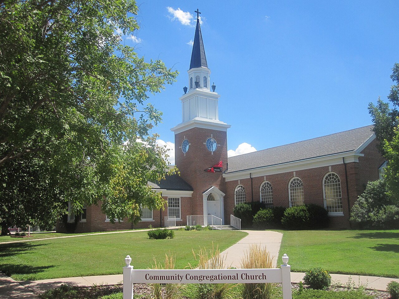 I took photo with Canon camera in Garden City, KS.