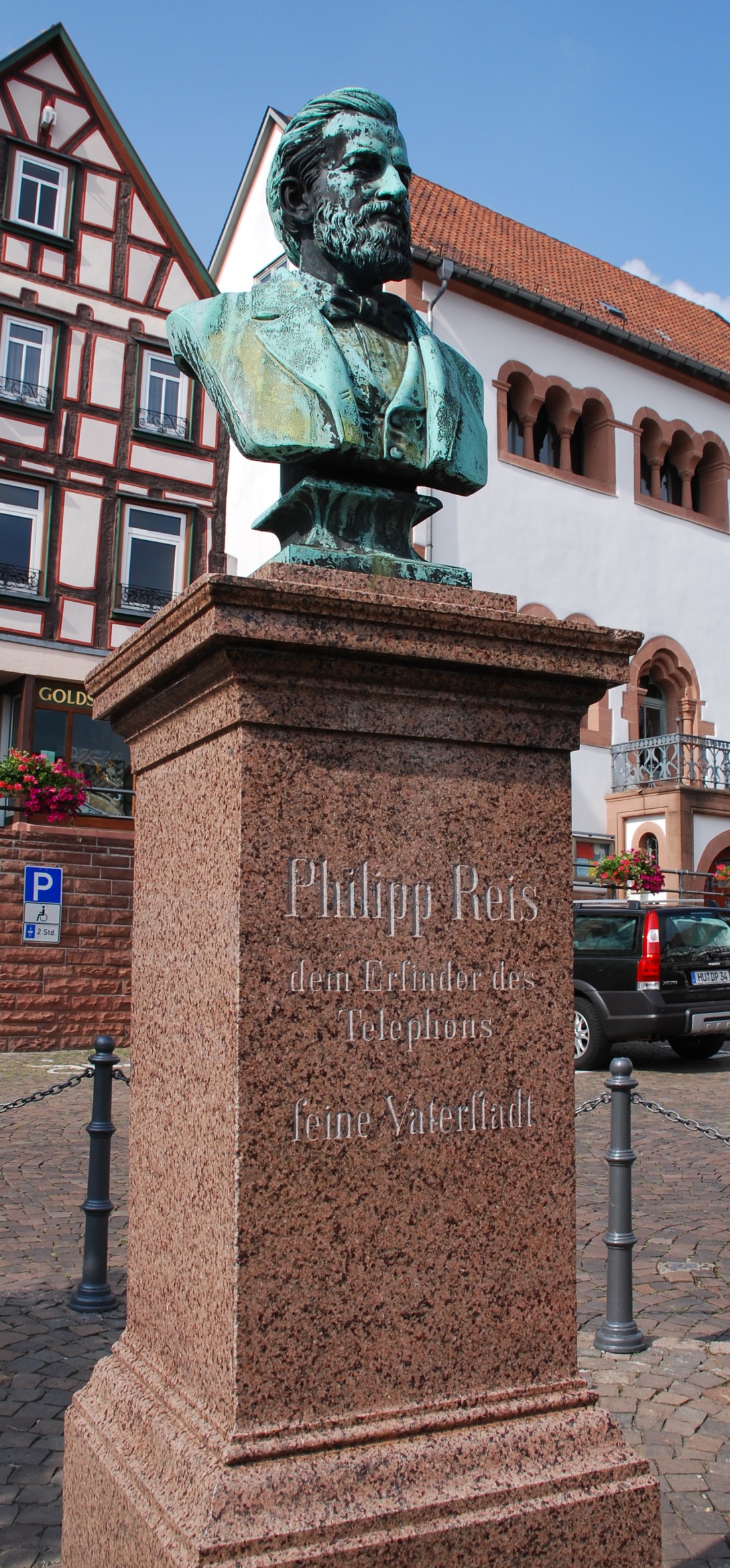 Philipp Reis Denkmal am Untermarkt in Gelnhausen