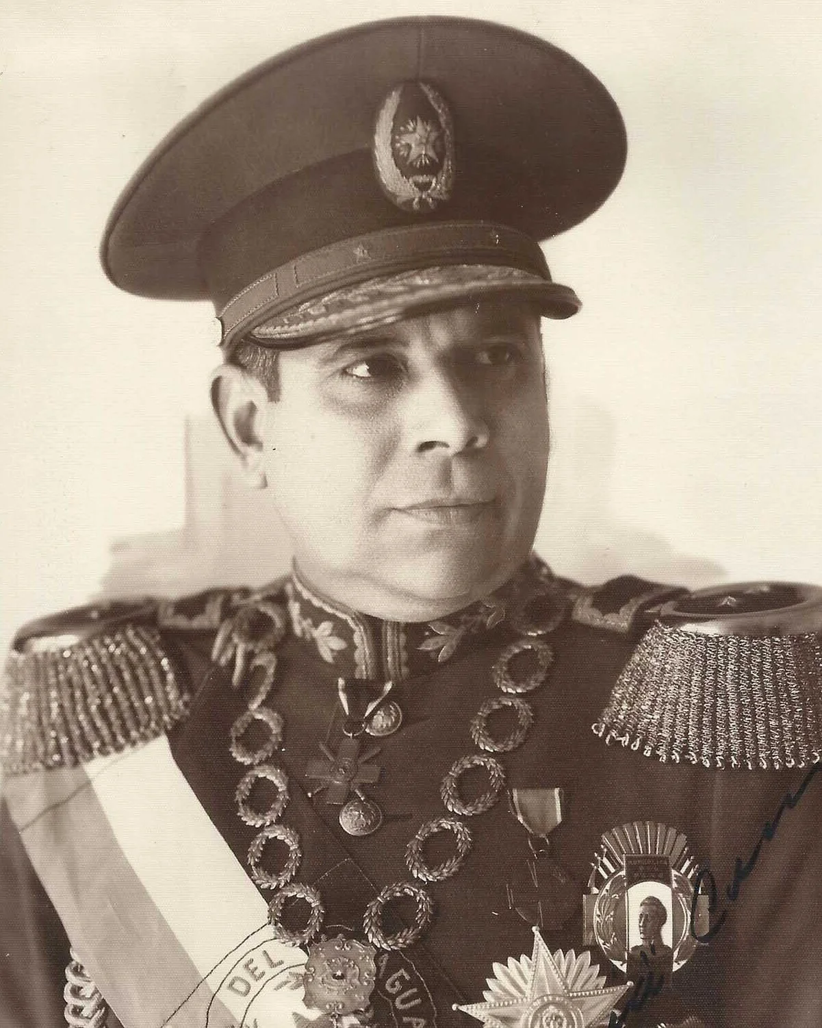 Photo of General Higinio Morínigo