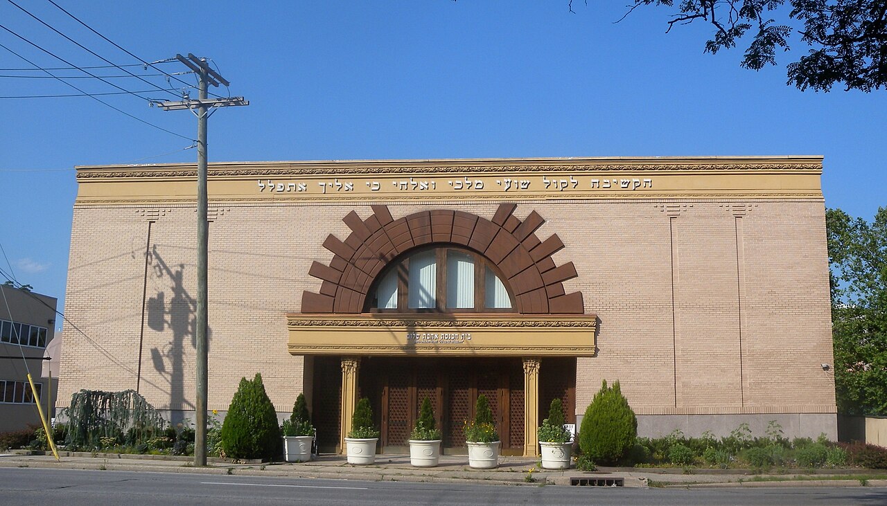 Looking northeast across Bayview Avenue at the North Shore Sephardic Synagogue on a sunny late afternoon.