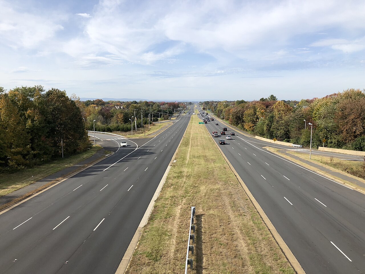 View west along U.S. Route 50 (Lee Jackson Memorial Highway) from the overpass for Virginia State Route 286 (Fairfax County Parkway) in Greenbriar, Fairfax County, Virginia
