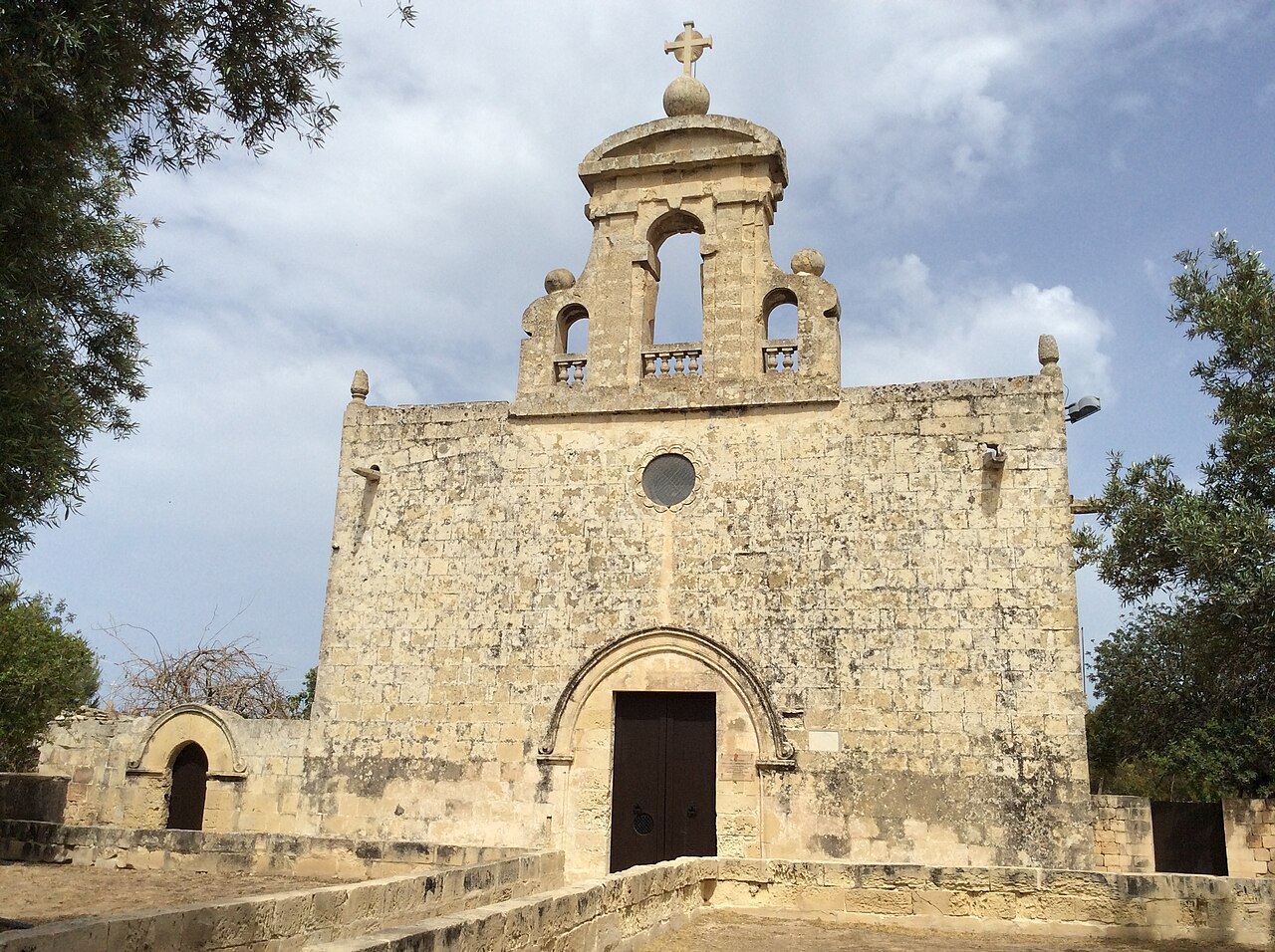 This media is about Maltese cultural property with inventory number 01806.