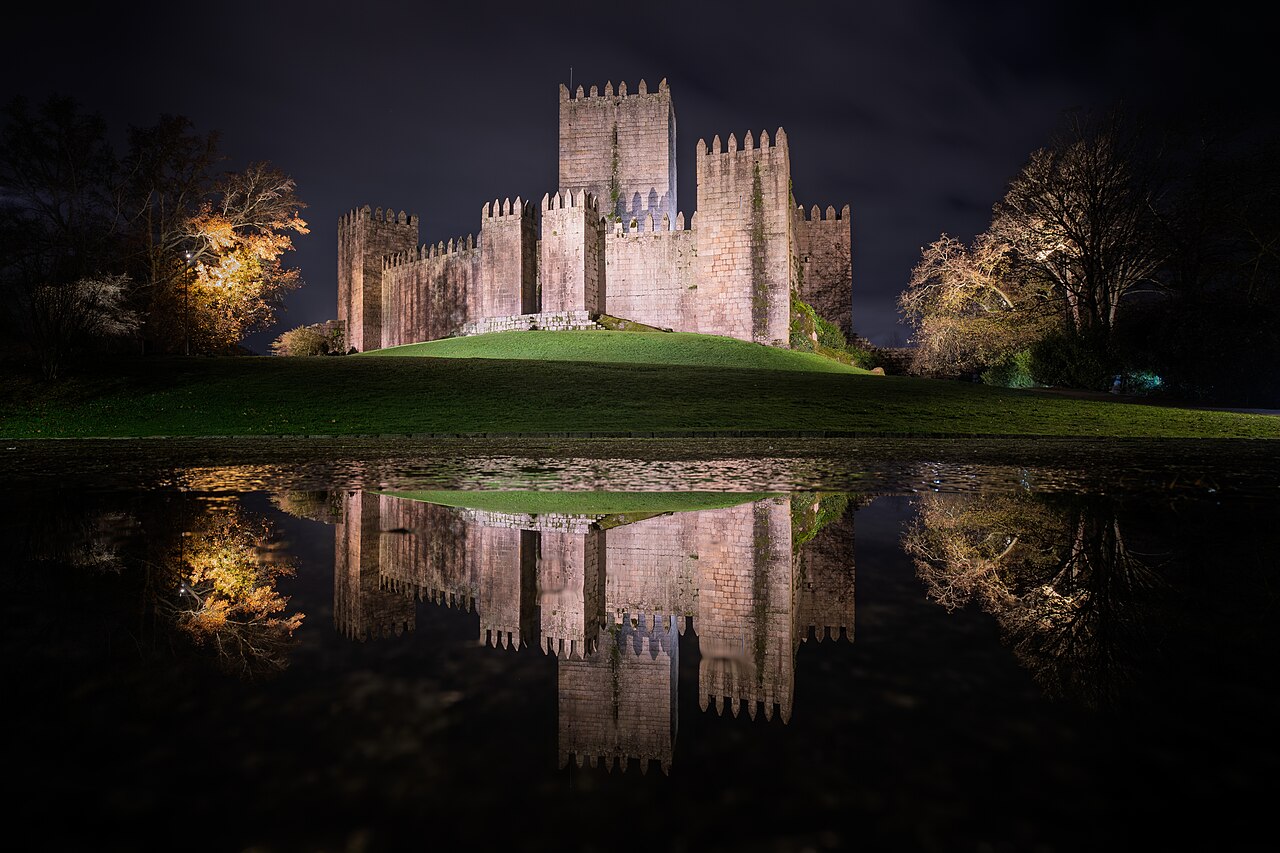 Castelo de Guimarães - castelo medieval em Guimarães