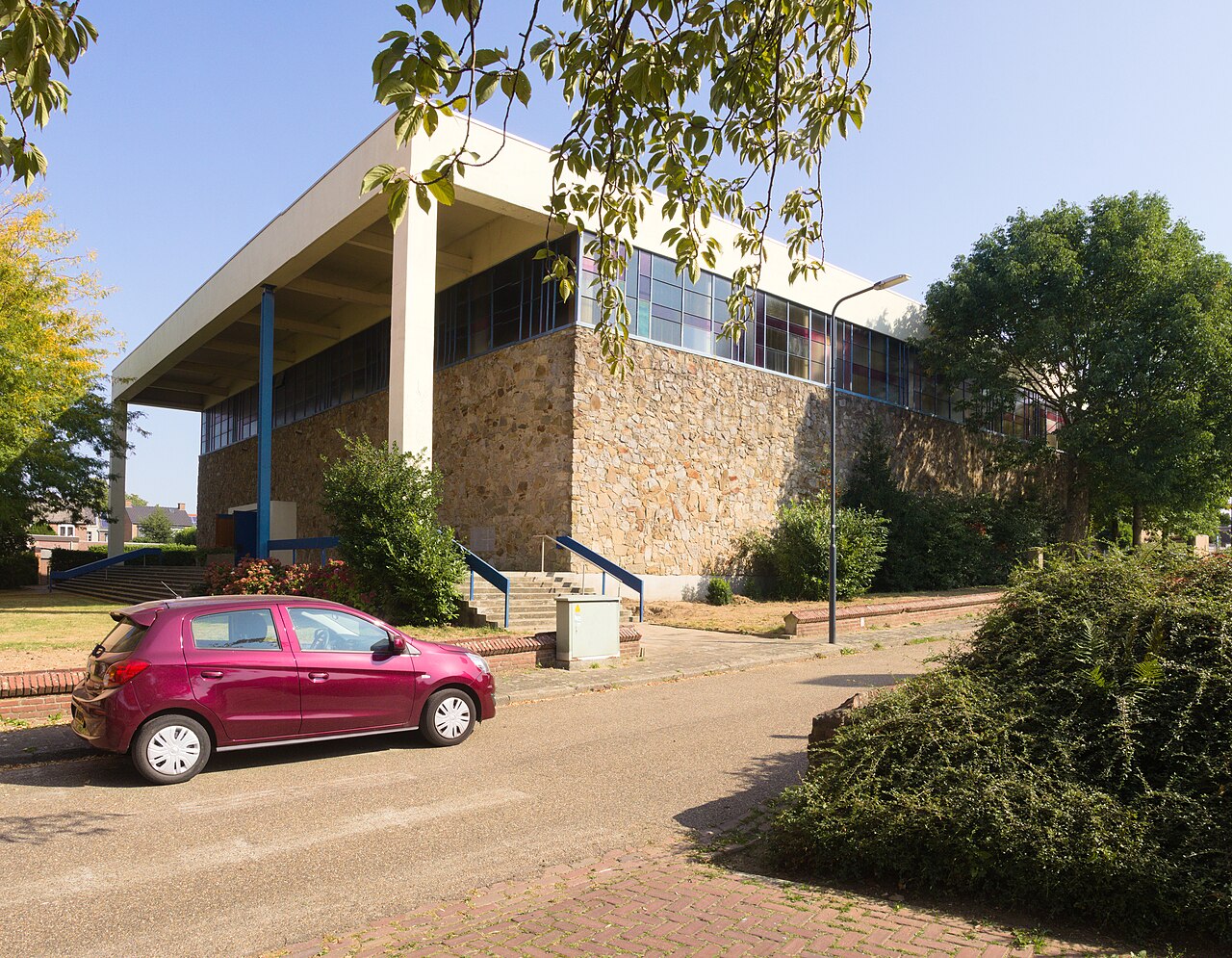De Sint-Nicolaaskerk te Guttecoven in de gemeente Sittard-Geleen, Nederland