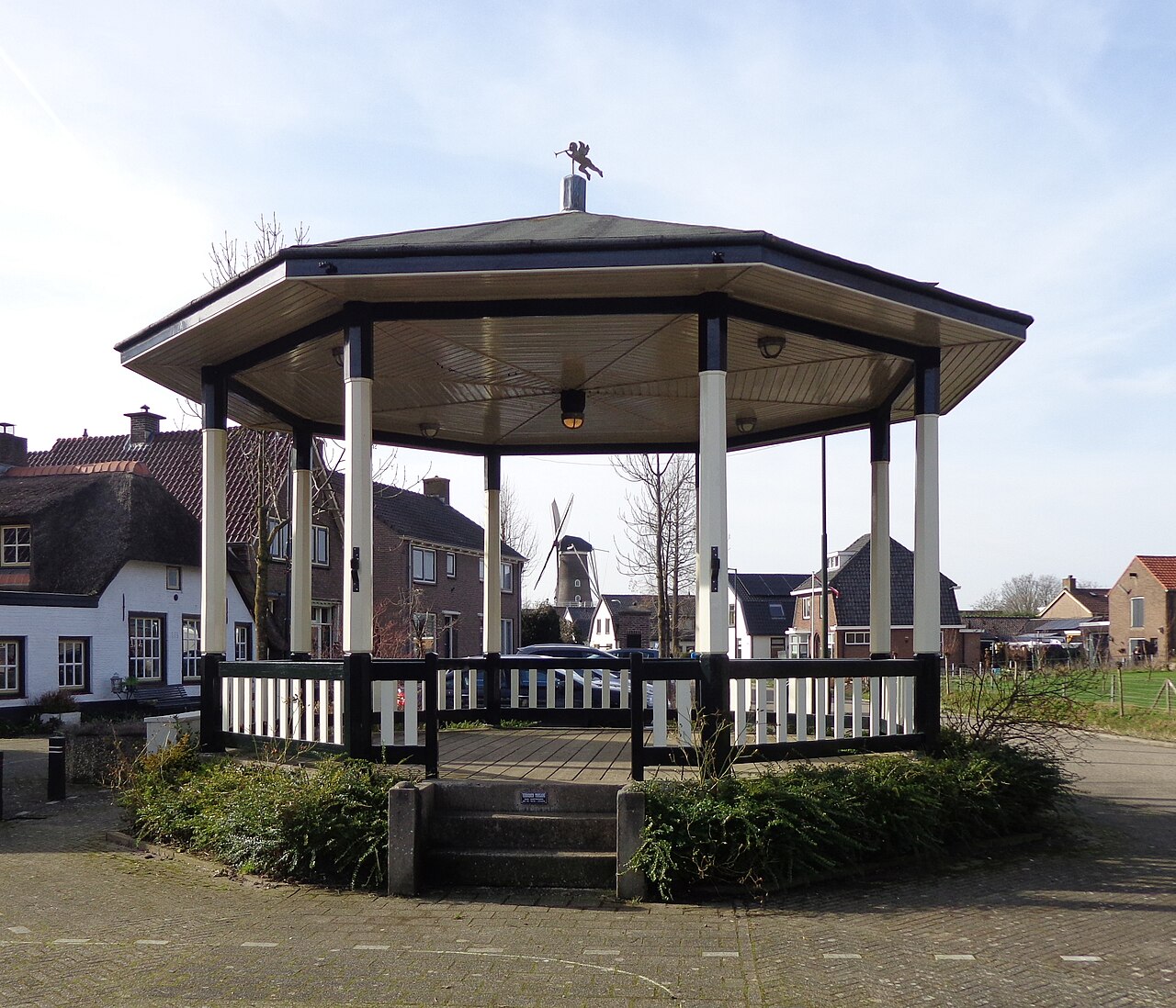 This is an image of a municipal monument in West Betuwe with number