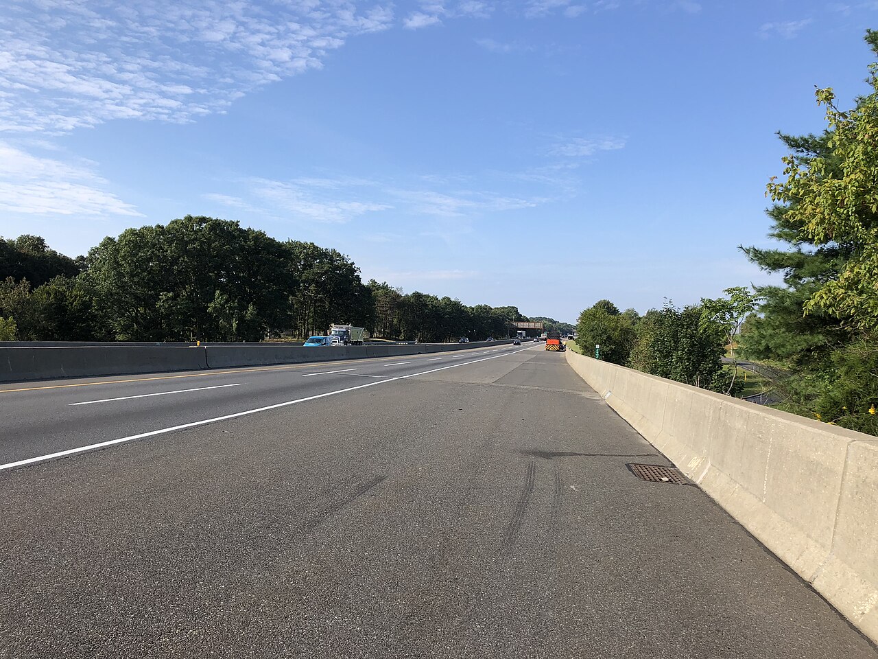 View south along New Jersey State Route 700 (New Jersey Turnpike) between Exit 4 and Exit 3 in Haddonfield, Camden County, New Jersey