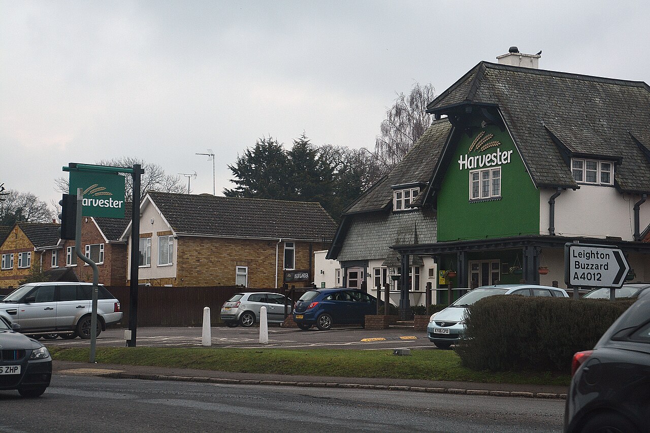 Hockliffe : Harvester