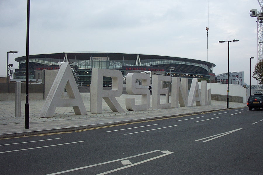 I took this photo on the South Bridge of the Emirates stadium, Tues 17th October 2006.