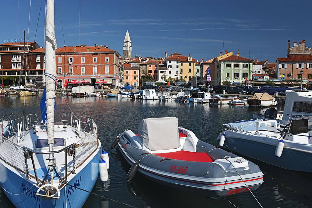 Isola, marine