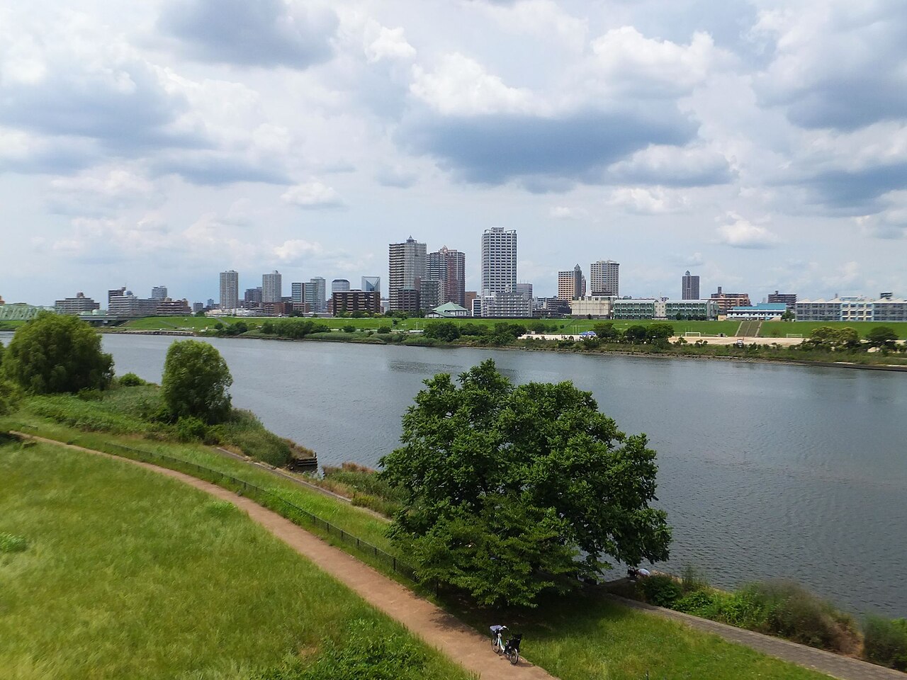 Arakawa River and Zenkō-ji temple in Kawaguchi, Saitama