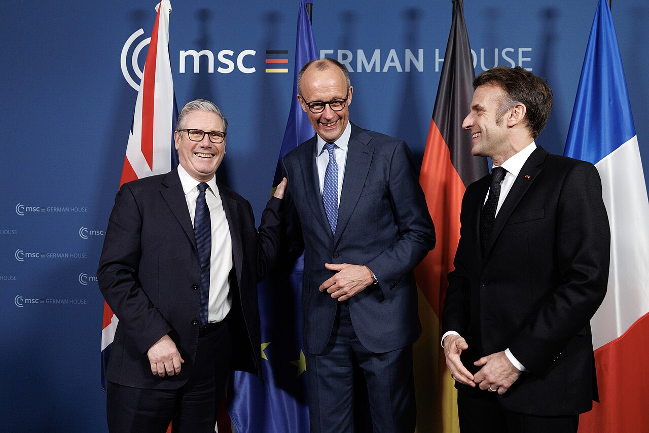 13/02/2026. Munich, Germany. Prime Minister Keir Starmer, French President Emmanuel Macron, and German Chancellor Frederich Merz meet as they attend the Munich Security Conference. Picture by Simon Dawson / No 10 Downing Street