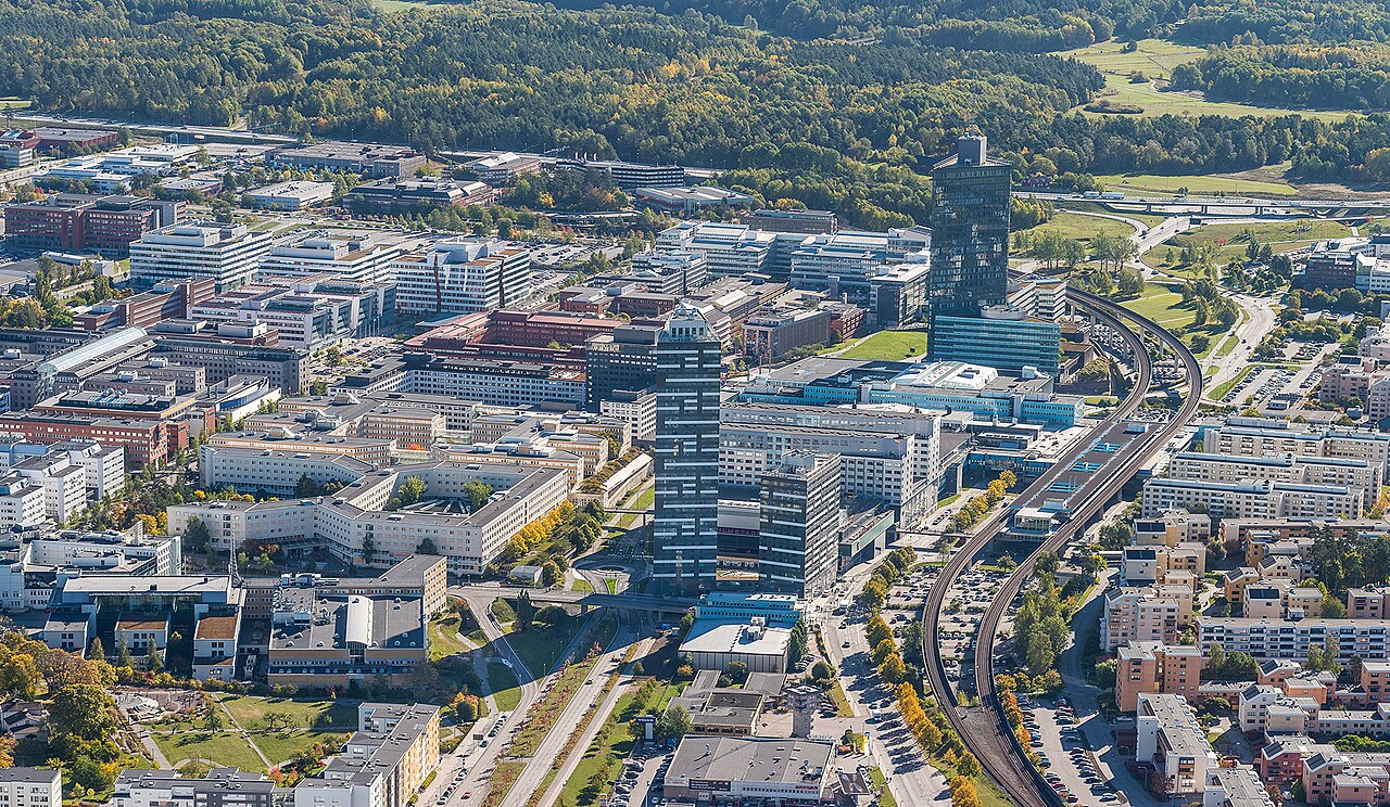 Aerial overview of central Kista.
Foto: JM AB. Fotograf: Gustav Kaiser