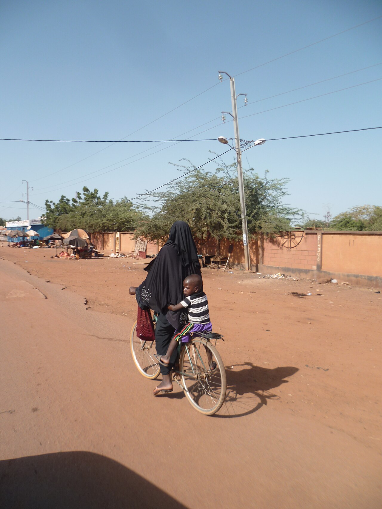 Burkina Faso - Kongoussi - Déplacement à vélo