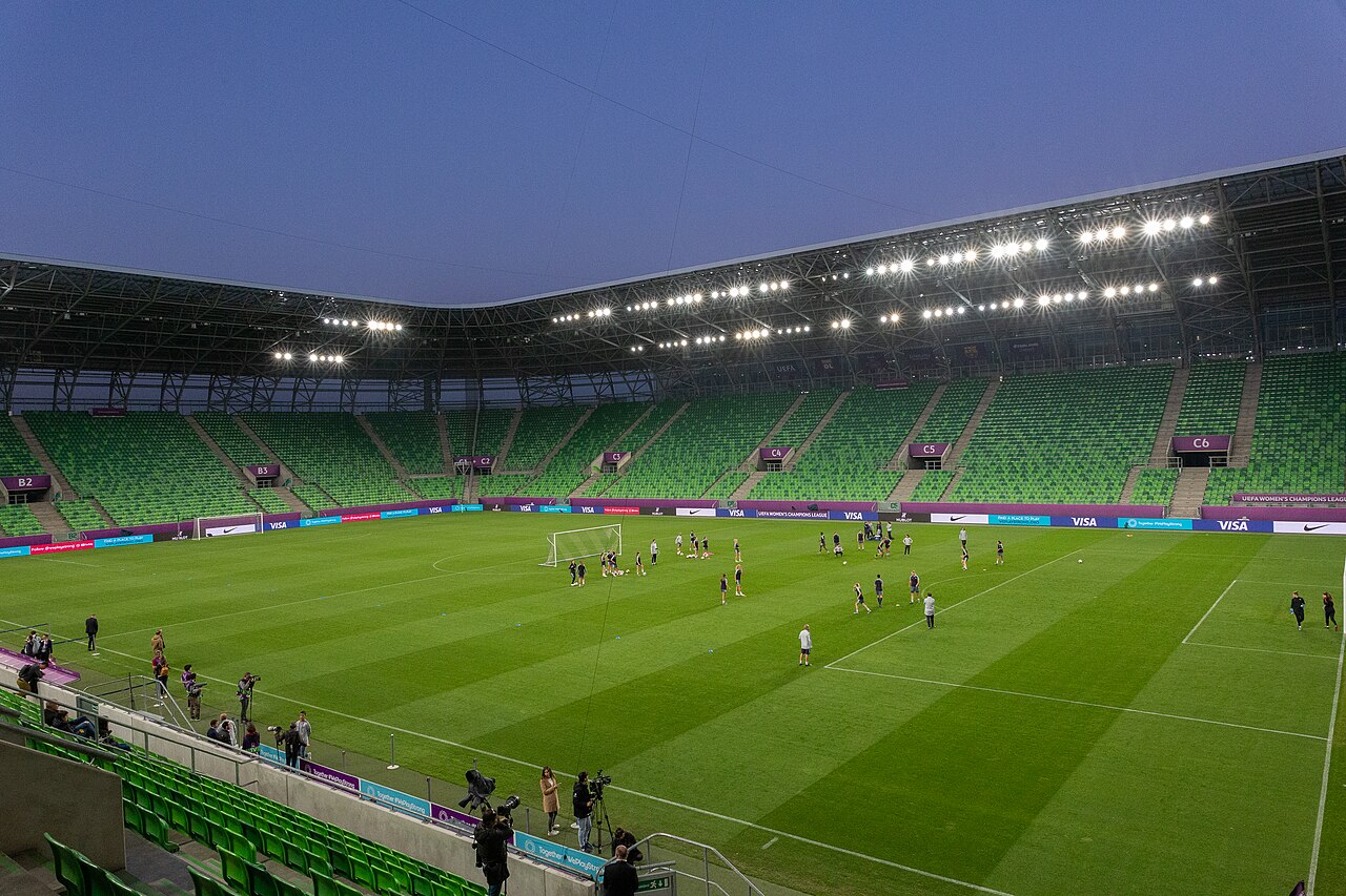 Fußball, Frauen, UEFA Women's Champions League, Olympique Lyonnais - FC Barcelona; Stadion Innenraum