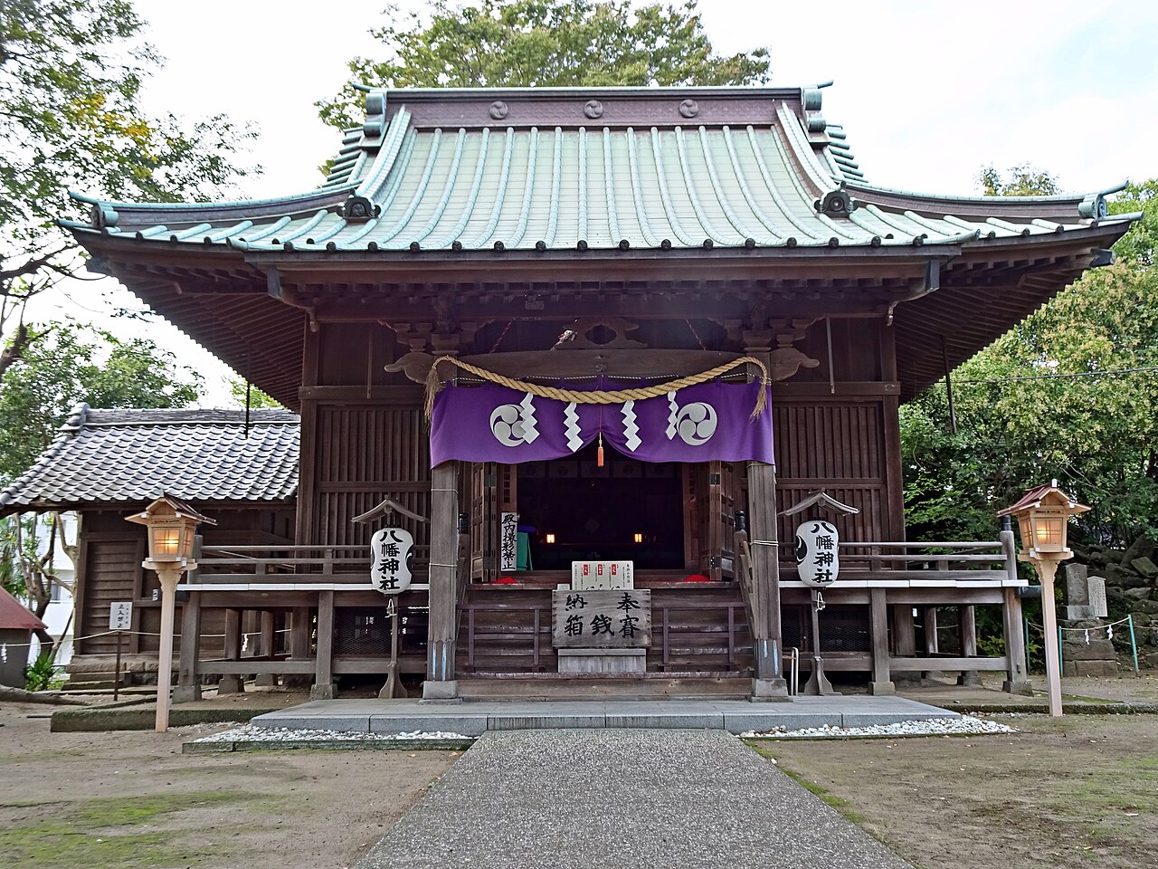 八幡神社拝殿