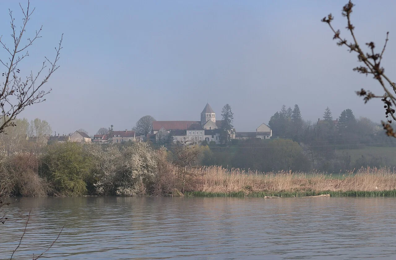 Photo of Laroche-Saint-Cydroine