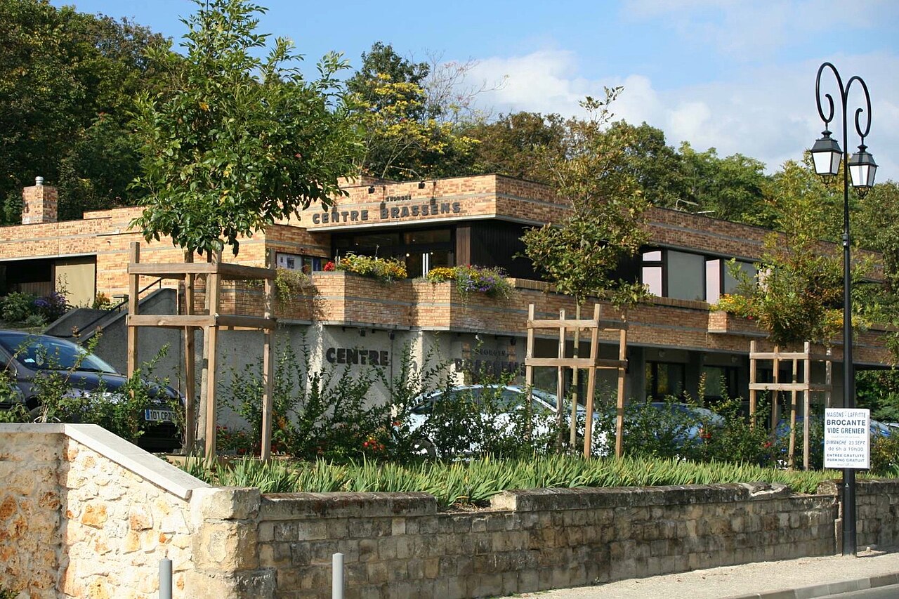 Le centre Brassens (centre culturel) au Mesnil-le-Roi - Yvelines (France)