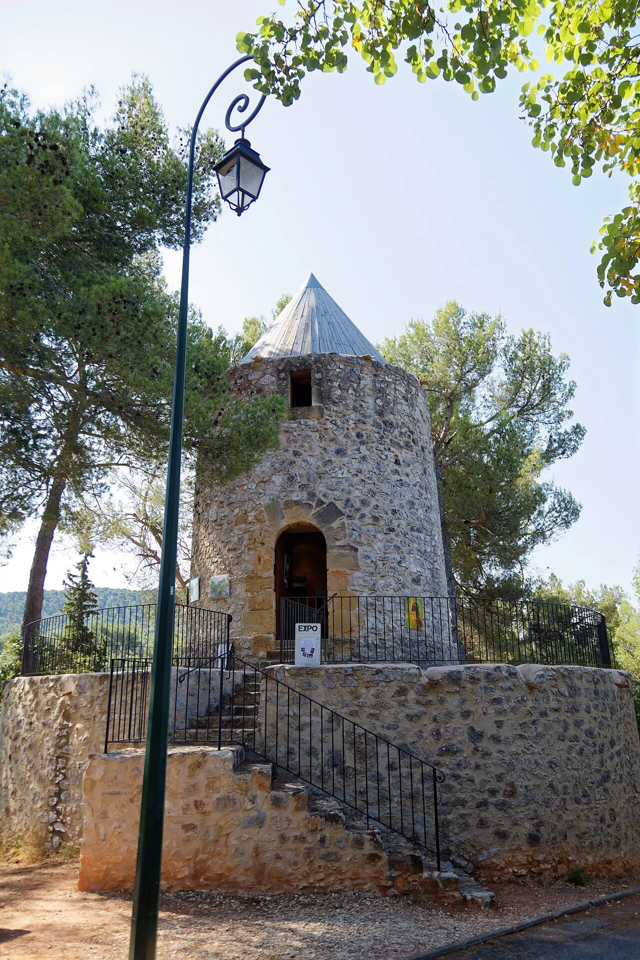 Photo of Le Tholonet