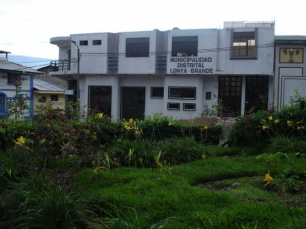 Photo of Lonya Grande