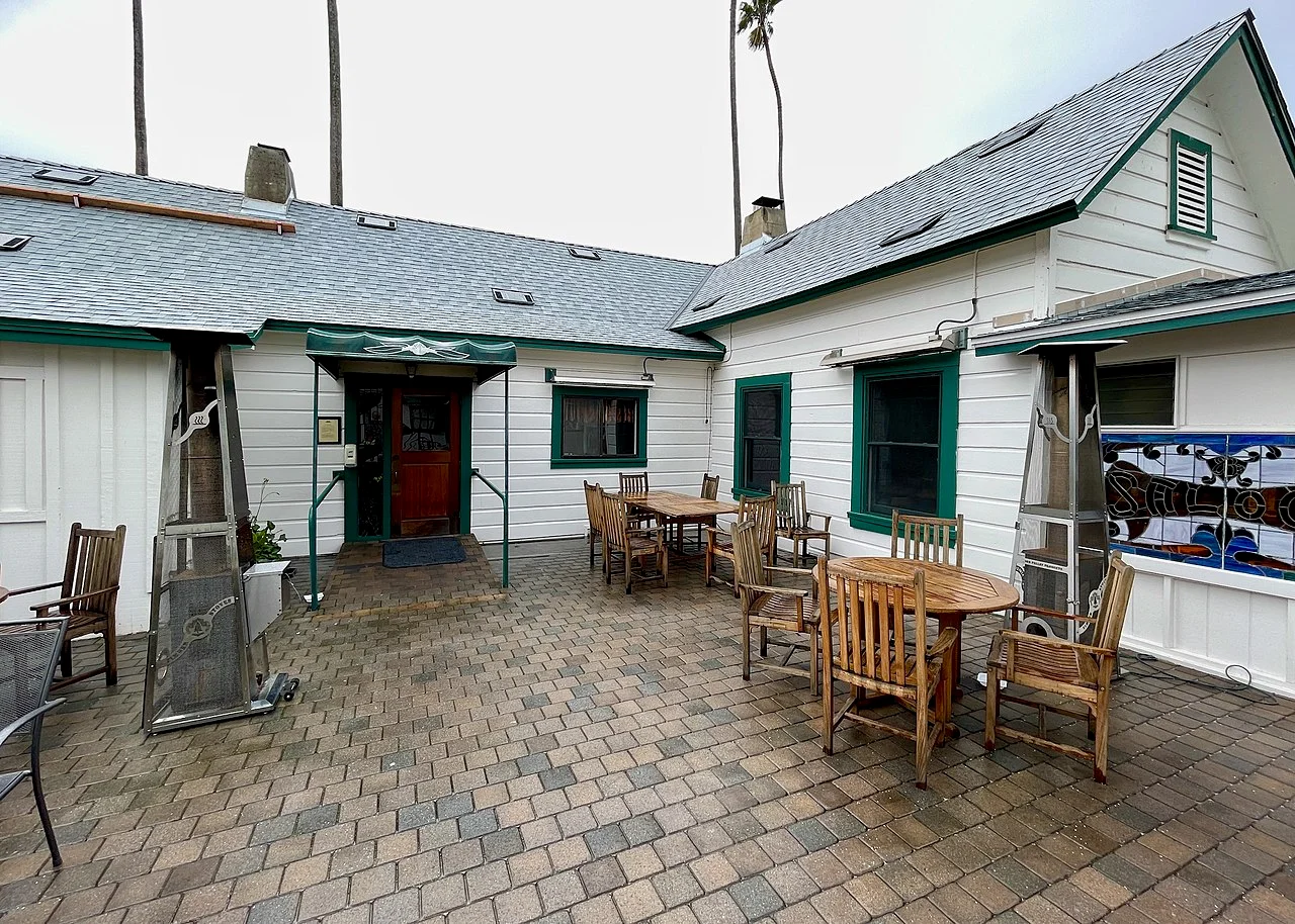 Photo of Los Laureles