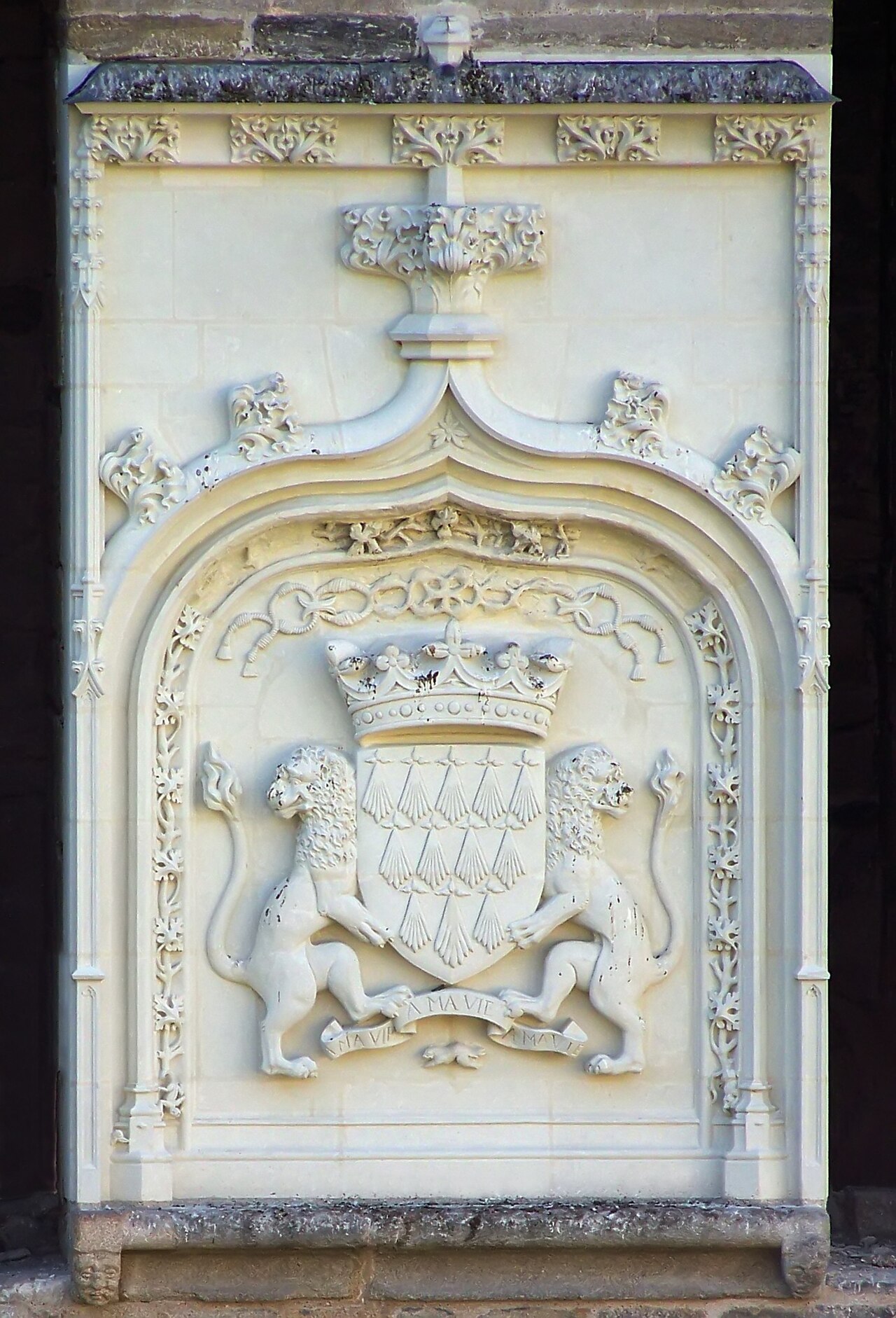 Coat of arms and motto of the Dukes of Britanny on the northern wall of their castle in Nantes.