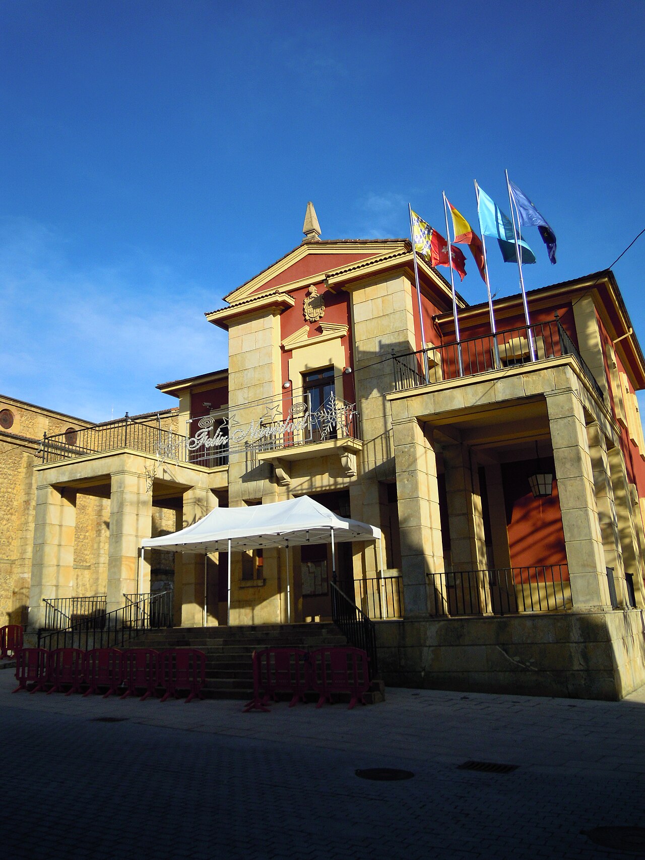 Casa conceyu de Nava