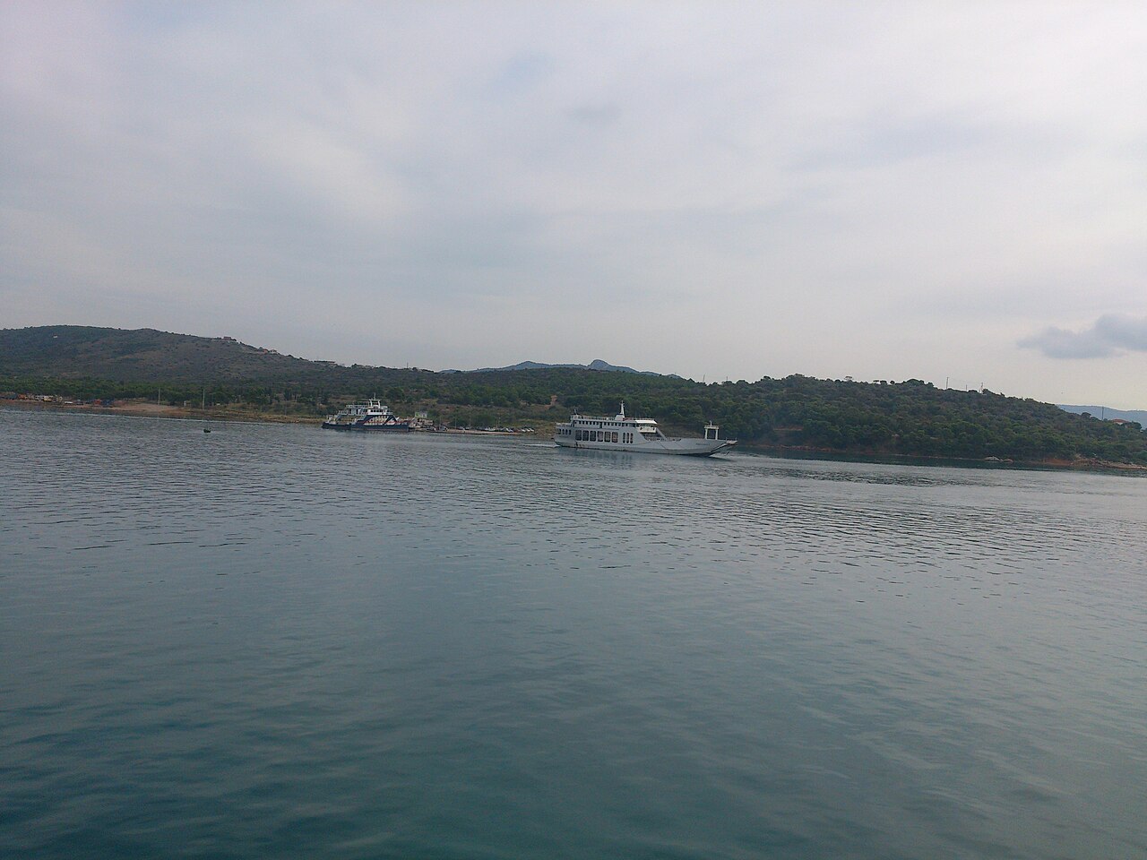 Nea Peramos to Salamina